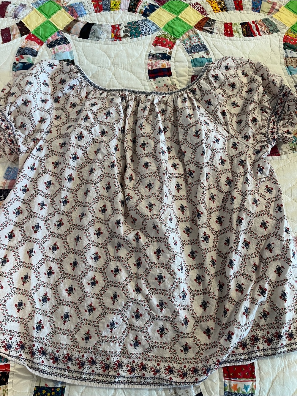 Max Studio London Floral Peasant Blouse Small Summer Beachy Flowy Feminine - Picture 2 of 4
